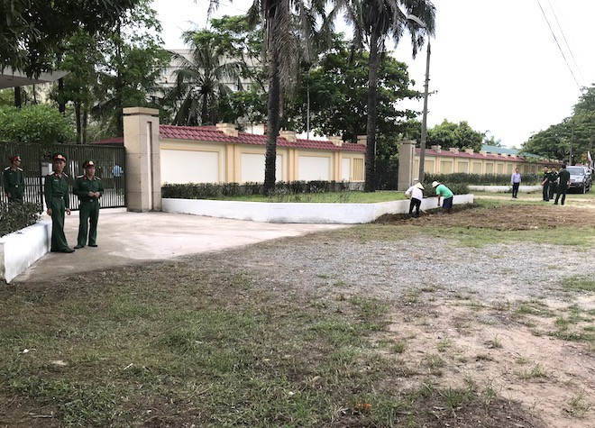 Chuẩn bị tổ chức triển khai lễ truy điệu 2 phi công Su-22 tại nhà tang lễ Quân khu 4 - Ảnh 1. Chuẩn bị tổ chức triển khai lễ truy điệu 2 phi công Su-22 tại nhà tang lễ Quân khu 4 - Ảnh 1.