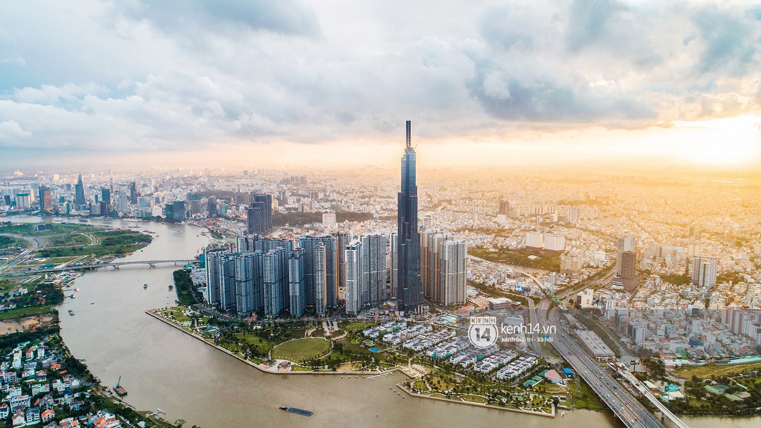 Chùm ảnh: Đứng ở tầng cao nhất Landmark 81, nhìn toàn cảnh Sài Gòn ...