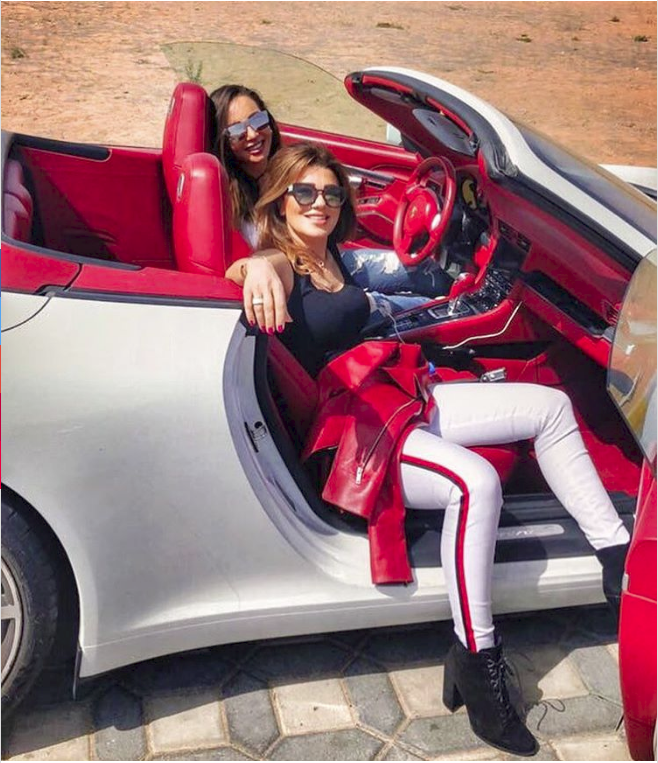 Hoa mắt với câu lạc bộ các quý cô chơi siêu xe ở Dubai: Cuộc sống quá ngắn để lái một chiếc xe nhàm chán - Ảnh 1. Hoa mắt với câu lạc bộ các quý cô chơi siêu xe ở Dubai: Cuộc sống quá ngắn để lái một chiếc xe nhàm chán - Ảnh 1.