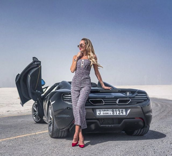Hoa mắt với câu lạc bộ các quý cô chơi siêu xe ở Dubai: Cuộc sống quá ngắn để lái một chiếc xe nhàm chán - Ảnh 11.