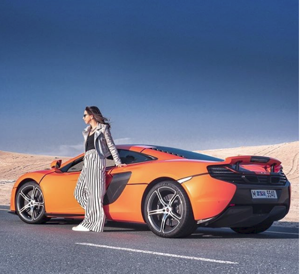 Hoa mắt với câu lạc bộ các quý cô chơi siêu xe ở Dubai: Cuộc sống quá ngắn để lái một chiếc xe nhàm chán - Ảnh 10.