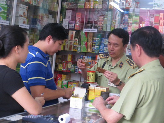 TP HCM: Ra quân dẹp loạn mỹ phẩm, thực phẩm chức năng dỏm - Ảnh 1. TP HCM: Ra quân dẹp loạn mỹ phẩm, thực phẩm chức năng dỏm - Ảnh 1.
