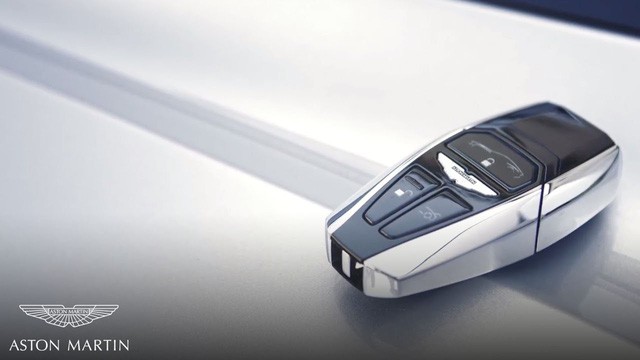 Chìa khóa bằng lam ngọc của Aston Martin - Cách chơi trội của giới nhà giàu 10 năm trước - Ảnh 2. Chìa khóa bằng lam ngọc của Aston Martin - Cách chơi trội của giới nhà giàu 10 năm trước - Ảnh 2.