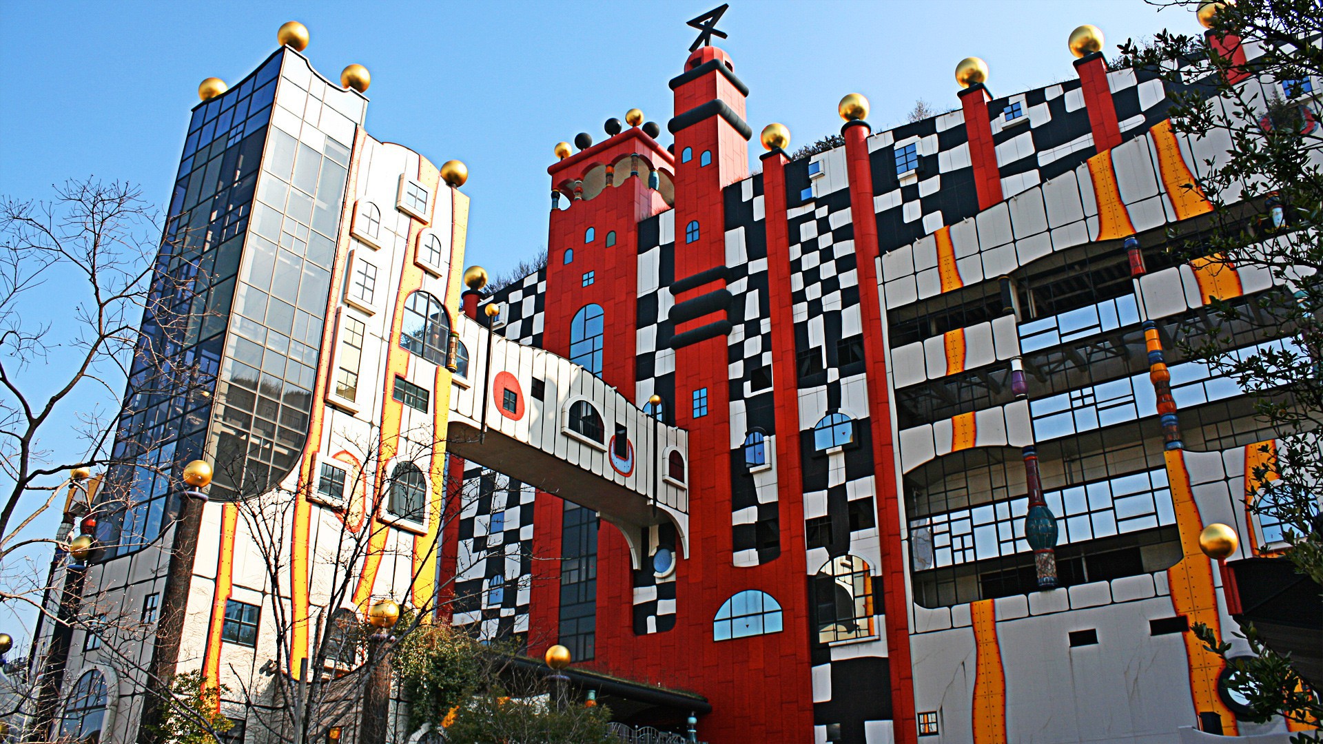 Chỉ có thể tìm thấy ở Nhật Bản: Nhà máy xử lý rác đẹp đến nỗi du khách tưởng lầm là công viên giải trí - Ảnh 2. Chỉ có thể tìm thấy ở Nhật Bản: Nhà máy xử lý rác đẹp đến nỗi du khách tưởng lầm là công viên giải trí - Ảnh 2.