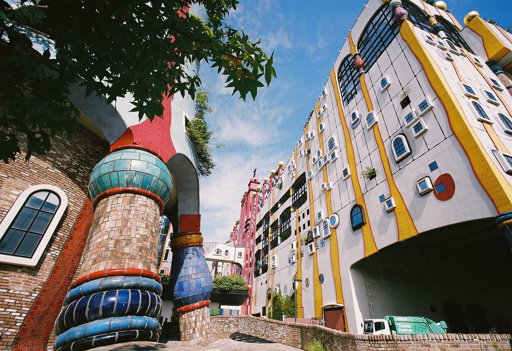 Chỉ có thể tìm thấy ở Nhật Bản: Nhà máy xử lý rác đẹp đến nỗi du khách tưởng lầm là công viên giải trí - Ảnh 5. Chỉ có thể tìm thấy ở Nhật Bản: Nhà máy xử lý rác đẹp đến nỗi du khách tưởng lầm là công viên giải trí - Ảnh 5.