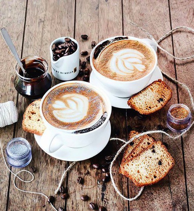 Đây xứng danh là tách cà phê màu mè nhất với cả lớp kim sa hột lựu trên bề mặt - Ảnh 5. Đây xứng danh là tách cà phê màu mè nhất với cả lớp kim sa hột lựu trên bề mặt - Ảnh 5.