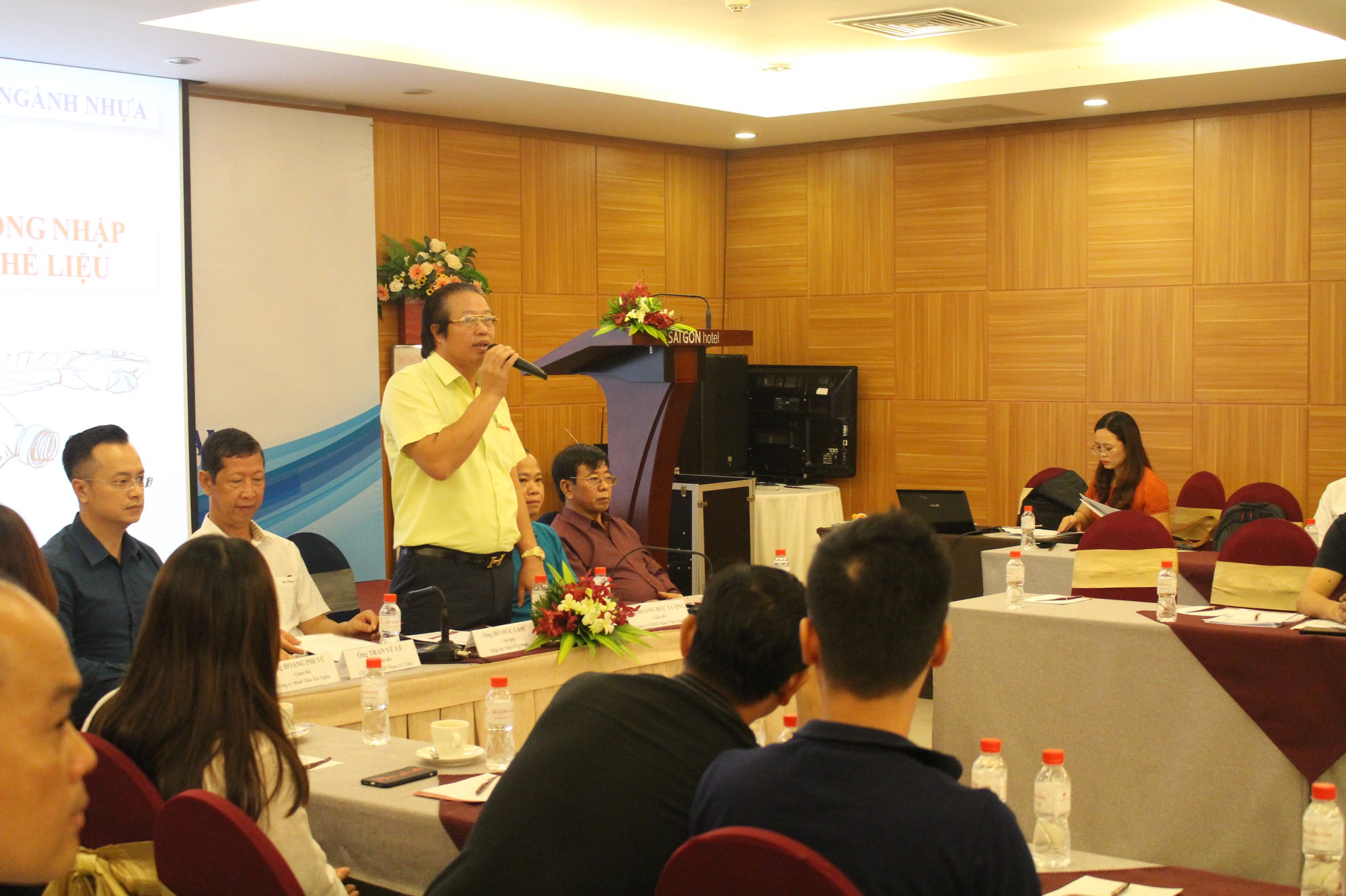 Nóng ngành nhựa: Công nhân mất việc, doanh nghiệp điêu đứng đang đồng loạt kêu khóc vì bị siết nhập khẩu phế liệu - Ảnh 3. Nóng ngành nhựa: Công nhân mất việc, doanh nghiệp điêu đứng đang đồng loạt kêu khóc vì bị siết nhập khẩu phế liệu - Ảnh 3.