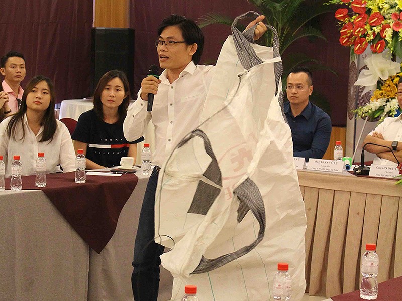 ‘Phanh gấp’ phế liệu, ngành nhựa bên bờ vực phá sản - Ảnh 1. ‘Phanh gấp’ phế liệu, ngành nhựa bên bờ vực phá sản - Ảnh 1.