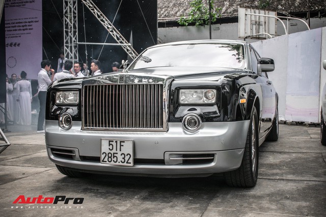 Rolls-Royce Phantom EWB bi an cua ong chu ca phe Trung Nguyen xuat hien tai Sai Gon