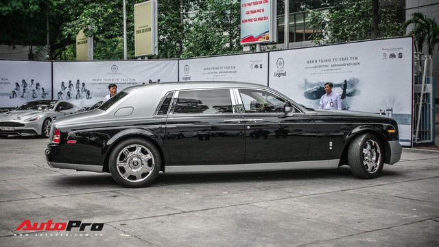 Rolls-Royce Phantom EWB bí ẩn của ông chủ cà phê Trung Nguyên xuất hiện tại Sài Gòn - Ảnh 2.