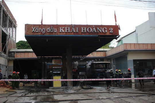Quảng Nam: Cháy dữ dội tại cây xăng Khải Hoàng 2 - Ảnh 4.