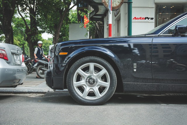 Gặp lại Rolls-Royce Phantom Sapphire Edition độc nhất Việt Nam - Xe siêu sang đình đám cho giới nhà giàu - Ảnh 6.
