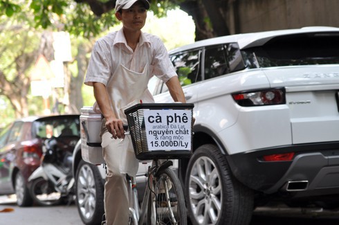 Triết lý kinh doanh lạ đời của ông chủ Reng Reng Café: Quán chỉ bán cà phê, không nước lọc, không nhà vệ sinh, không wifi, cứ đúng 3 giờ chiều là đóng cửa không tiếp khách - Ảnh 4.