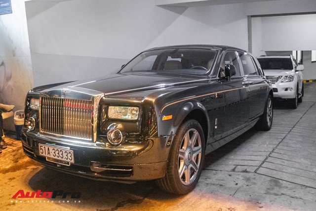 Rolls-Royce Phantom Rồng biển ngũ quý 3 cực độc của đại gia Sài Gòn - Ảnh 1.