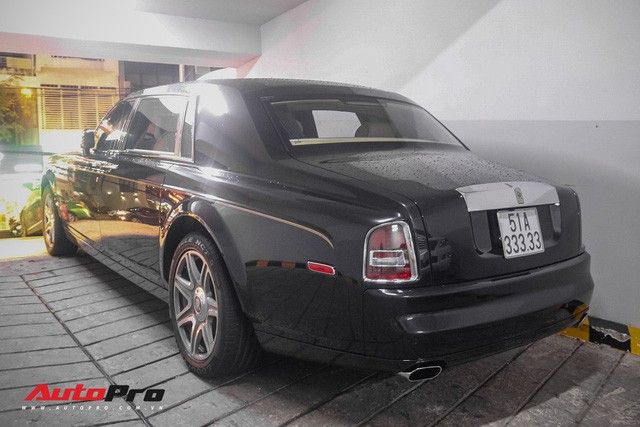 Rolls-Royce Phantom Rồng biển ngũ quý 3 cực độc của đại gia Sài Gòn - Ảnh 3.