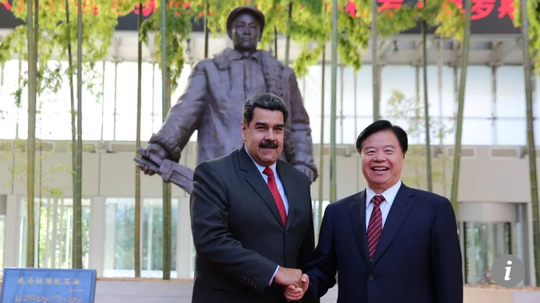 Venezuela nhận 5 tỉ USD từ Trung Quốc để cứu nền kinh tế - Ảnh 2.