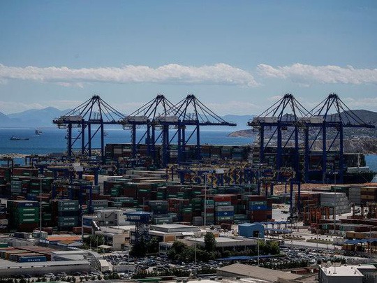 Châu Âu phản ứng dữ dội Trung Quốc thu mua cảng - Ảnh 1.