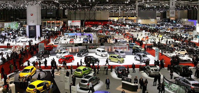 Từ chuyện Vinfast tham gia Paris Motor Show: Ước tính chi phí “khủng” các hãng xe hơi cần bỏ ra để đưa sản phẩm lên sàn diễn quốc tế - Ảnh 2.