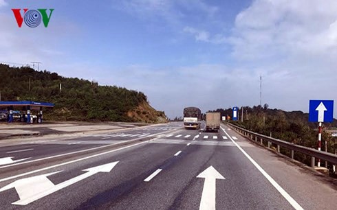 Phát triển 6.411 km đường bộ cao tốc từ nay đến năm 2030 - Ảnh 1.