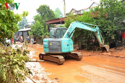 Khẩn trương khắc phục sự cố vỡ bờ đập bãi thải Nhà máy DAP Lào Cai - Ảnh 1.
