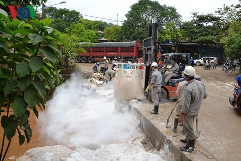 Khẩn trương khắc phục sự cố vỡ bờ đập bãi thải Nhà máy DAP Lào Cai - Ảnh 3.