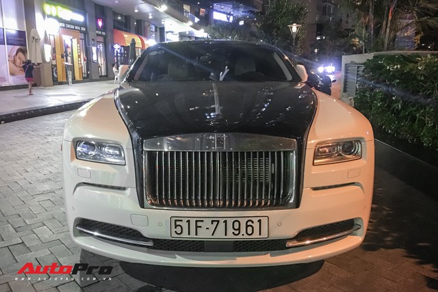 Rolls-Royce Wraith hai tông màu độc đáo của đại gia y tế sở hữu cả McLaren 650S và Ferrari 488 GTB - Ảnh 3.