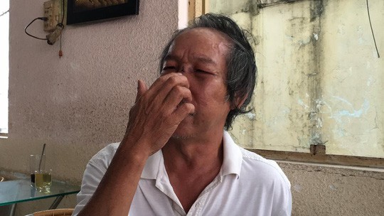  Ông Phan Văn Quang chưa hết bàng hoàng kể lại vụ việc bị bảo vệ <a href='http://canhodreamhomeriverside.blogspot.com/'>căn hộ</a> đánh dã man. 