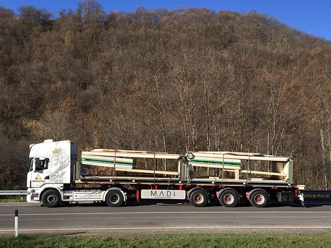 Kiến trúc sư người Ý Renato Vidal là người đã đưa ra ý tưởng về một ngôi nhà có thể gấp được và di chuyển gọn nhẹ này.