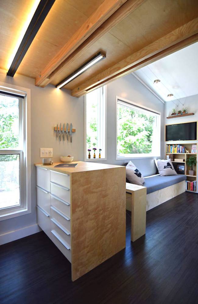 Cặp vợ chồng trẻ sống vô tư và tiện nghi trong ngôi nhà 18m2 - Ảnh 6.