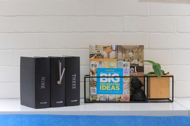 Mọi thứ rất đơn giản nhưng được sắp xếp và bố trí gọn gàng, ngăn nắp.