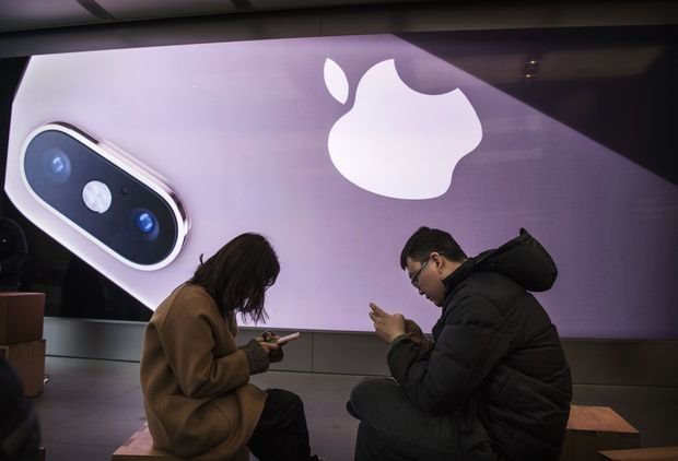 iPhone giảm giá hàng triệu đồng vì bị khách Trung Quốc chê không đáng tiền - Ảnh 1.