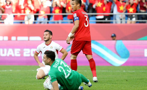  Tinh thần thi đấu tuyệt vời của ĐT Việt Nam khiến dân mạng phấn khích: Như xem World Cup - Ảnh 1.