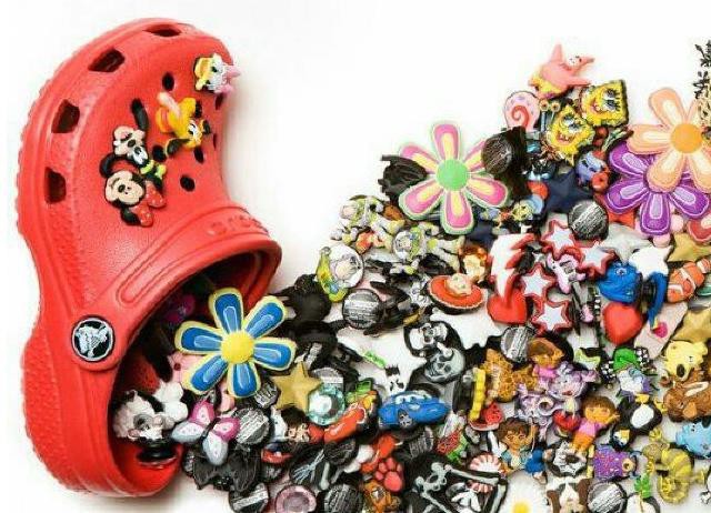 Hãng dép xốp vạn người mê Crocs: Từ một zombie lỗ chổng vó, nợ như Chúa Chổm, đã lội ngược dòng ngoạn mục với doanh thu 1 tỷ USD, khiến trẻ con, người lớn, doanh nhân, siêu mẫu đều thích mê! - Ảnh 2.