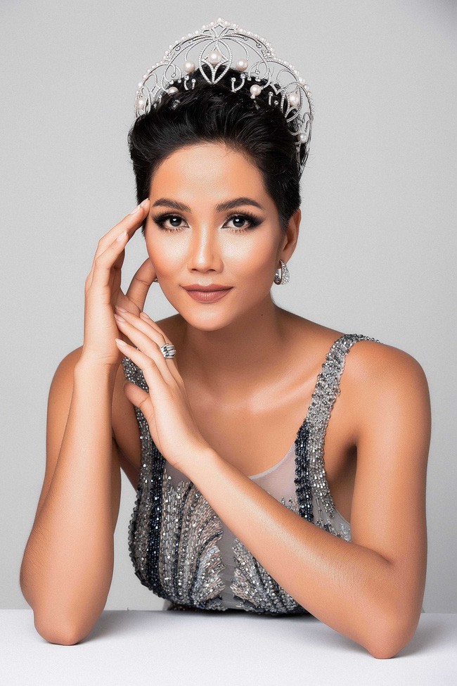 H’Hen Niê: Khi thế giới trầm trồ về “nàng Cinderella của Việt Nam thì công chúng nước nhà lại yêu thích cô chỉ với điều này - Ảnh 1. H’Hen Niê: Khi thế giới trầm trồ về “nàng Cinderella của Việt Nam thì công chúng nước nhà lại yêu thích cô chỉ với điều này - Ảnh 1.