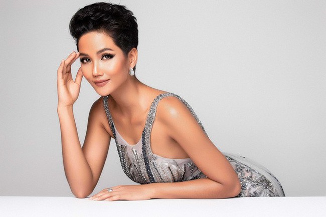 H’Hen Niê: Khi thế giới trầm trồ về “nàng Cinderella của Việt Nam thì công chúng nước nhà lại yêu thích cô chỉ với điều này - Ảnh 3. H’Hen Niê: Khi thế giới trầm trồ về “nàng Cinderella của Việt Nam thì công chúng nước nhà lại yêu thích cô chỉ với điều này - Ảnh 3.