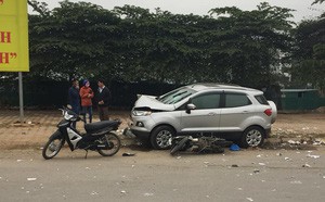  Ô tô điên đâm hai vợ chồng tử vong ở Hà Nội: Chỉ còn cách nhà vài km thì bất ngờ gặp nạn - Ảnh 2.