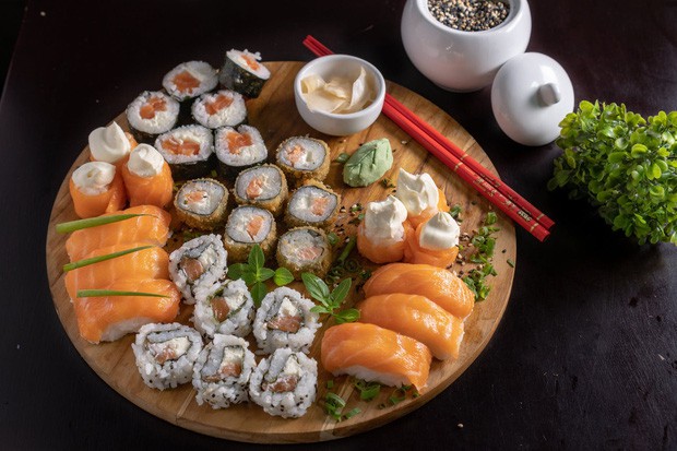 Đố bạn biết sushi và kimbap có gì khác nhau: Ngoài xuất xứ từ 2 quốc gia, điểm đặc trưng này mới là quyết định! - Ảnh 3.