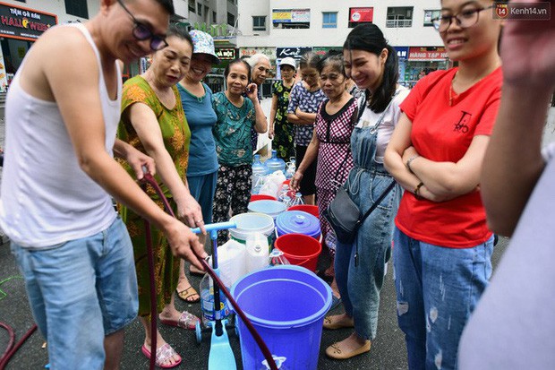 Nóng: Triệu tập một số người nghi đổ trộm chất thải gây ô nhiễm nguồn nước sạch sông Đà - Ảnh 3.