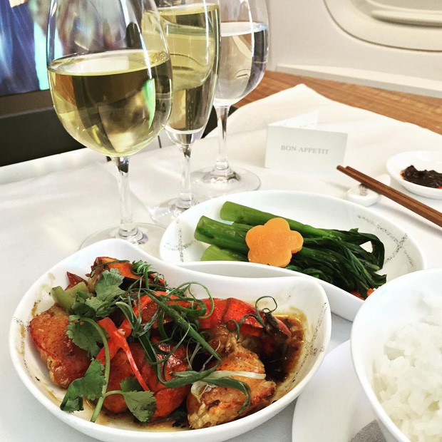 Suất ăn hạng nhất của 15 hãng hàng không này sẽ làm thay đổi quan niệm của bạn về chuyện ăn uống trên máy bay - Ảnh 20.