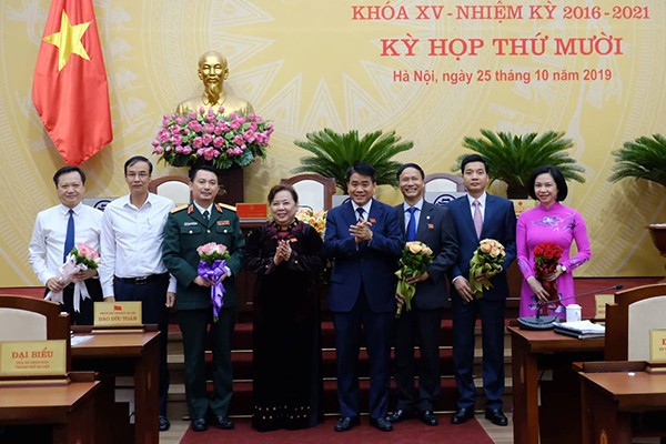 Miễn nhiệm 6 Ủy viên UBND thành phố Hà Nội - Ảnh 2.