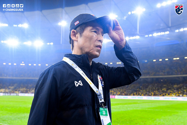 HLV đội tuyển Thái Lan tiết lộ sai lầm trong trận gặp Malaysia, thừa nhận cầu thủ đang gặp áp lực quá lớn trước khi đối đầu Việt Nam - Ảnh 1.