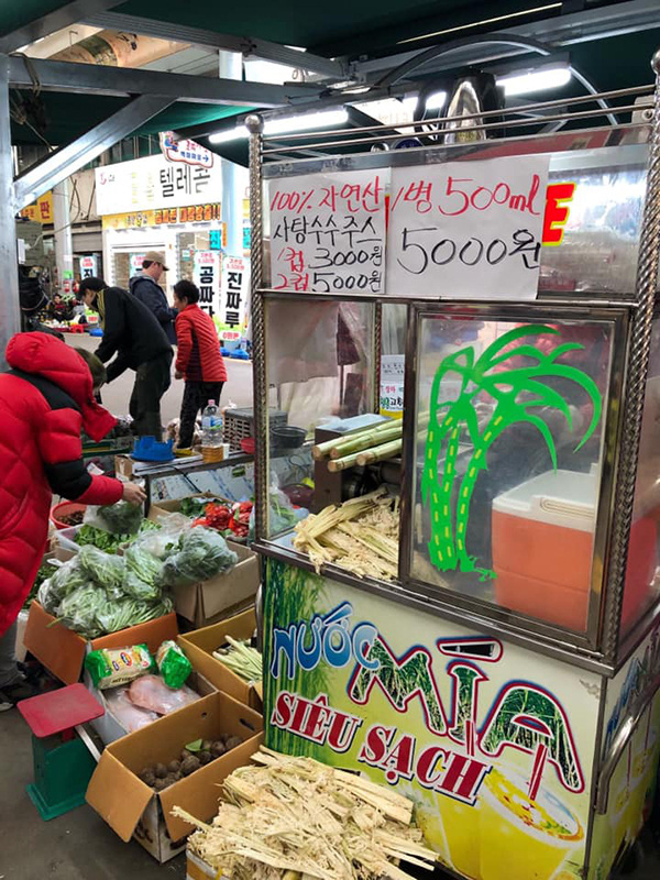 Món ăn đường phố Xôi lạc - bánh khúc đây bất ngờ xuất hiện ở Hàn Quốc với giá cao hơn ở Việt Nam gấp 3-4 lần - Ảnh 3.