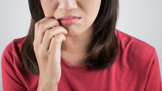 Zona thần kinh trên miệng: căn bệnh thường gặp khi trời hanh khô khiến không ít nàng cảm thấy ái ngại - Ảnh 3.