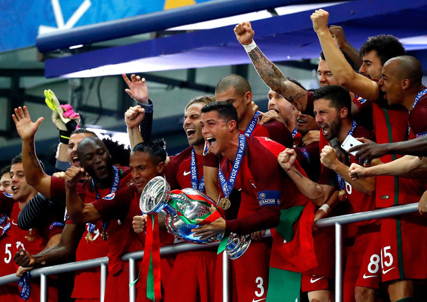 Bốc thăm chia bảng Euro 2020 - giải đấu đặc biệt nhất lịch sử: Bồ Đào Nha của Ronaldo rơi vào bảng tử thần với Pháp và Đức - Ảnh 1.