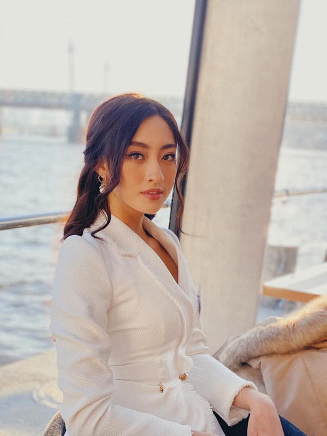 Chung kết Miss World 2019: Lương Thùy Linh làm nên kỳ tích khi lọt hẳn vào Top 12, tự tin bắn tiếng Anh trước hàng nghìn khán giả! - Ảnh 2.