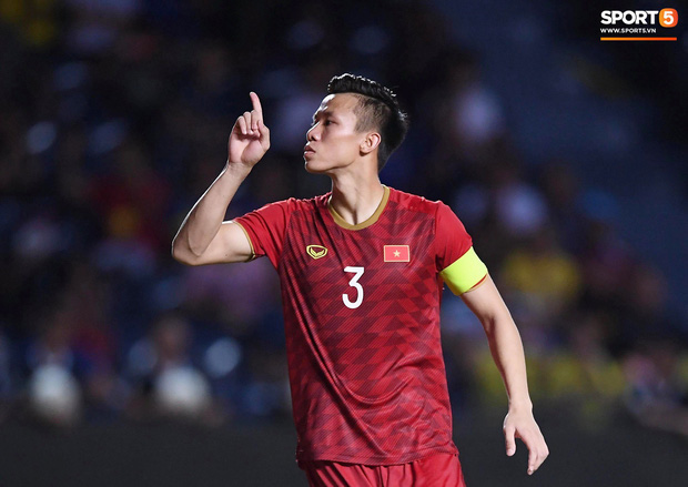 Báo hàng đầu châu Á chọn ra 5 cầu thủ Việt Nam hay nhất năm 2019: Văn Hậu xuất sắc thế cũng không có tên, nhưng vị trí số 1 thì không bất ngờ - Ảnh 3.