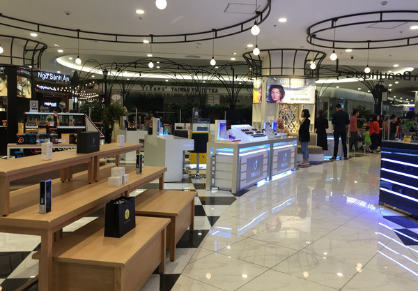 Thất vọng Aeon Mall Hà Đông, khai trương rồi hàng đóng cửa im lìm - Ảnh 7.