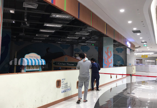 Thất vọng Aeon Mall Hà Đông, khai trương rồi hàng đóng cửa im lìm - Ảnh 10.