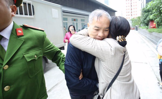 Tuyên án vụ MobiFone mua AVG: Bị cáo Nguyễn Bắc Son bị tuyên án Chung thân, Trương Minh Tuấn 14 năm tù - Ảnh 6.