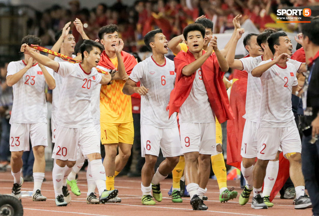 Quang Hải trả lời AFC đầy xúc động về VCK U23 châu Á:  Chúng tôi giống như những trái tim trong bão tuyết vậy - Ảnh 3.